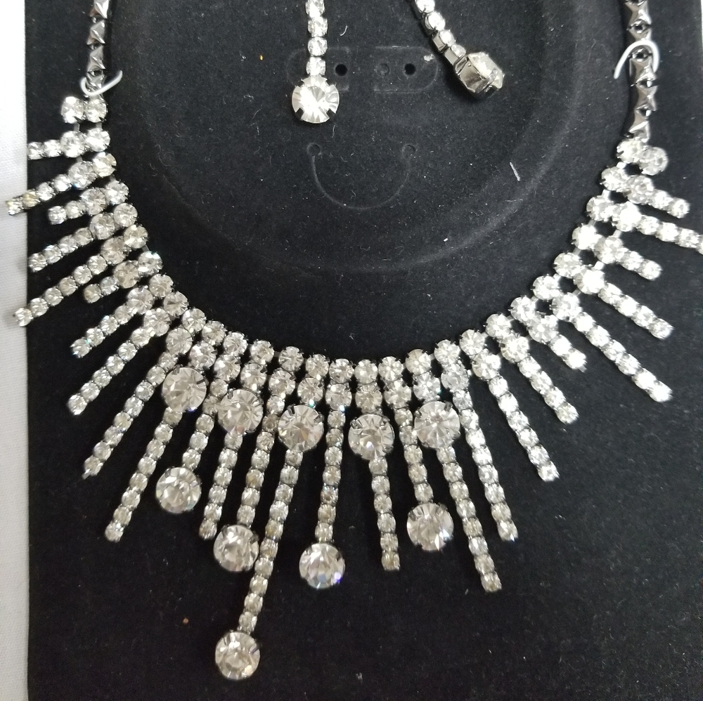 Rhinestone necklace set